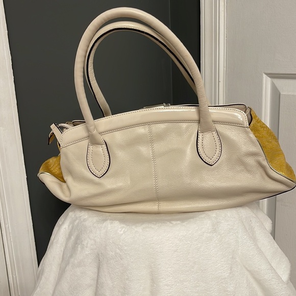 Beautiful Cromia shoulder bag in cream with yellow and gold accents - Picture 3 of 6
